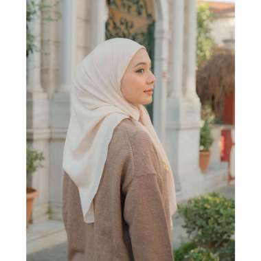 Koyu Hijab Segitiga Iner Meira Cepol Praktis CREAM