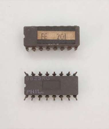 IC FE201 Integrated Circuit Vintage DIP16-P