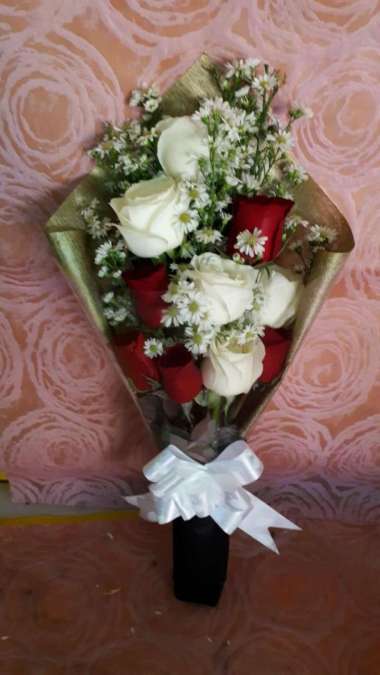 Bucket bunga wisuda | Hand bouquet | bunga wisuda | bunga mawar asli