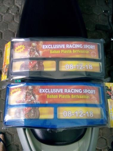 Cover / casing / lapis plat nomor variasi motor Multicolor