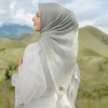 BANYUSCARF GOLD EDITION IJEN SERIES HIJAB SEGI EMPAT MOTIF SAGE GREEN