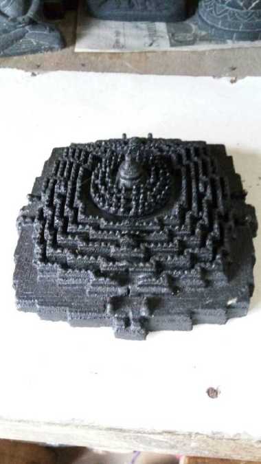 REPLIKA CANDI BOROBUDUR BATU