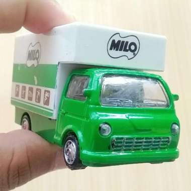 Mainan / Pajangan Truk / Truck Mobil Milo Diecast Car Toys Bekas 02