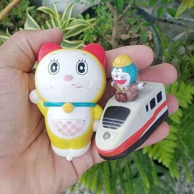 Paket 2 Mainan / Pajangan Figure Doraemon & Dorami Toys Bekas