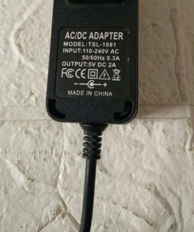 Power Adapter 5V Dc 2A Model : Tsl-1681 Jek Dc 4.0Mm X 1.7Mm Multicolor