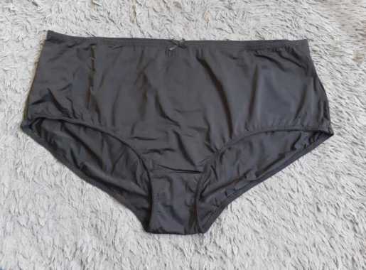 Panty Black Color Pita Label