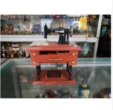 Alat jahit Music Box / Kotak Musik mesin jahit Antik Vintage