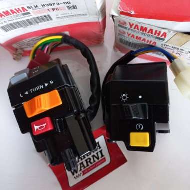 Holder saklar kanan kiri jupiter Z | 5LM-H3975-00 Multicolor