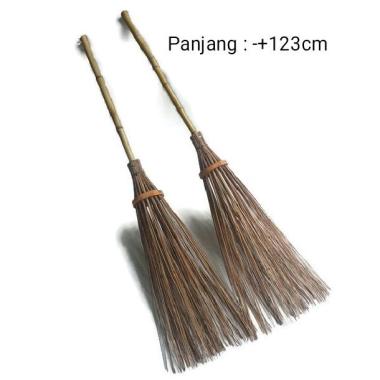 Sapu lidi gagang tangkai bambu / sapu lidi halaman jalanan