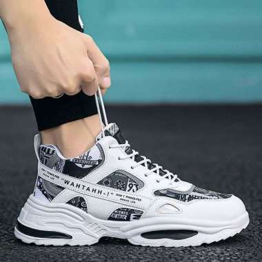 X Sepatu Pria sneakers import trend 2021 men shoes 43 White black