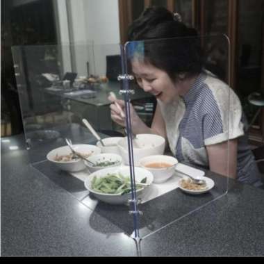 partisi sekat pembatas meja akrilik