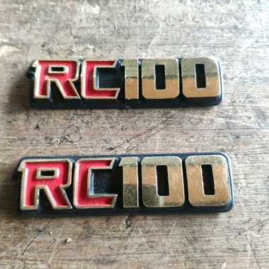 Simbol Emblem Tutup Accu Suzuki RC100 High Quality