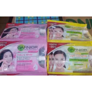 Pelembab Wajah Garnier SAKURA WHITE