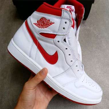 Air Jordan 1 Retro High OG Metallic Red (2017) || white gym
