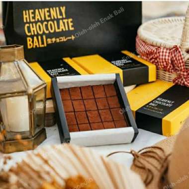 Milk Caramel, Matcha, Taro Heavenly Chocolate Bali Square Box Matcha
