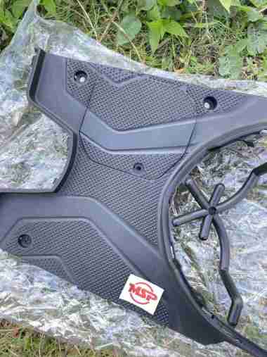 FOOTREST DEPAN TUTUP AKI BEAT FI PIJAKAN KAKI ATAS TUTUP AKI BEAT FI