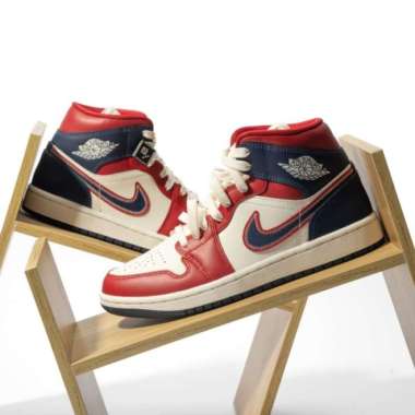 Jordan 1 Mid USA Women (100% Authentic) 36.5