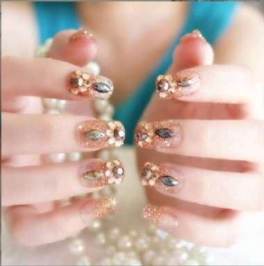 NAIL ART - 24 Pcs kuku palsu bertema Snoppy white
