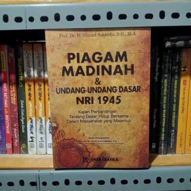 Piagam Madinah dan Undang-undang Dasar NRI 1945
