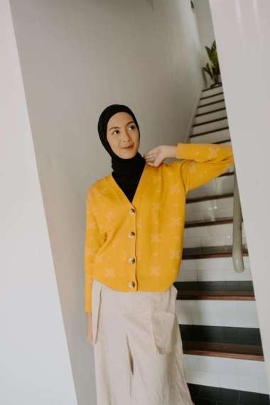 Dama Kara Hapsari Cardigan Mustard