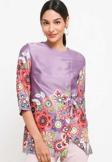 Arjuna Weda Blouse Batik Kembang 20C241081 - Ungu S