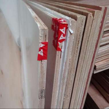 18 MM X 120 CM X 240 CM / NM TRIMIN TRIPLEK MELAMIN 1 SISI PUTIH DOFF