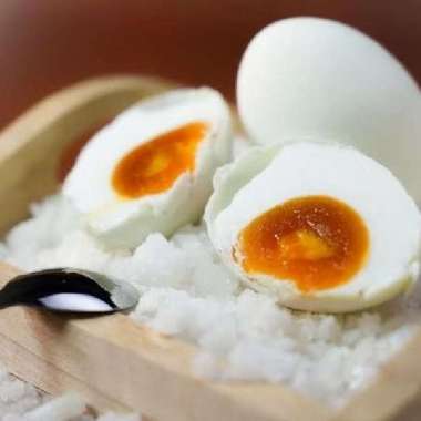 Telor asin bebek telur asin