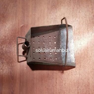 cikrak pasir tebal cangkul lubang sekop gantungan tanpa gagang plat