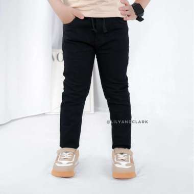Lily And Clark CelanaJeans Anak Laki-Laki Basic Warna Hitam JB03 Bold V2 S