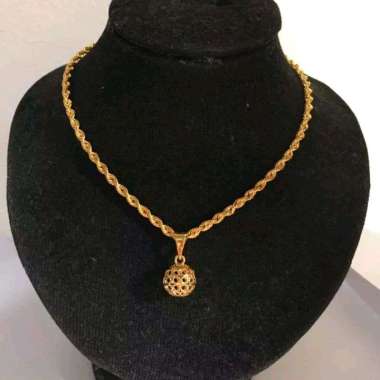 Liontin Bola Ethnic Elegant Hadiah Istri Emas Asli