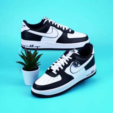 Nike Air Force 1 Low '07 LV8 Panda (100% Authentic) 44.5