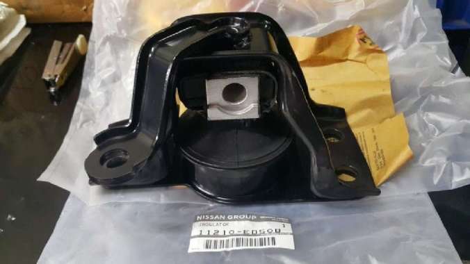 Engine Mounting Monting Livina 15 Latio Rh