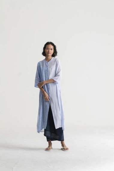 Sejauh Mata Memandang Baju Panjang Lapis Onde Biru Muda M-L