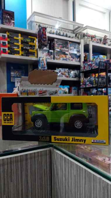 diecast mobil koleksi Suzuki Jimny hijau 1:18 mainan anak