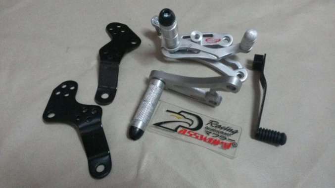 FOOTSTEP UNDERBONE F1ZR YONK JAYA Multicolor
