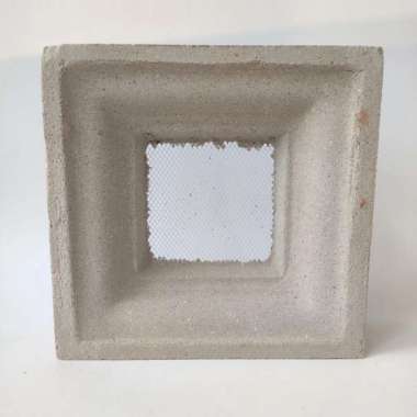 20 CM X 20 CM / NM ROOSTER JALUSI LUBANG ANGIN BETON KOTAK + STRIMIN