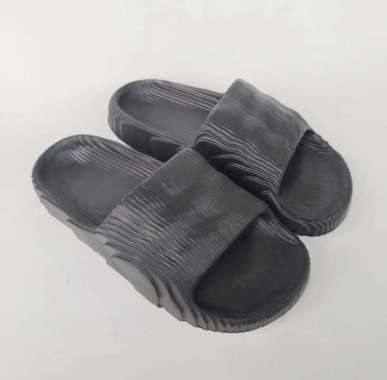 Sandal Pria & Wanita Loreng / Polos Adilette Kekinian Terbaru 2023 44 Hitam