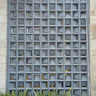 Roster/Beton/Minimalis/Warna/Hitam/Abu/Dekorasi/Sekat/Sirkulasi/Udara/