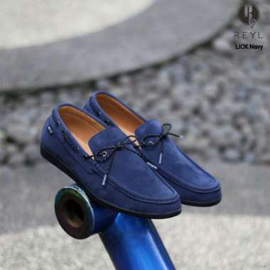 SEPATU PRIA CASUAL SLIP ON REYL LICK NAVY KULIT SUEDE ORIGINAL Navy