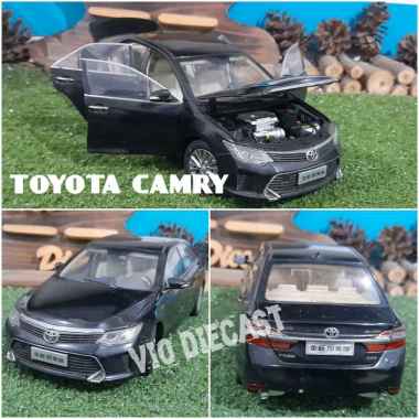Diecast Miniatur Toyota Camry 2015 skala 1:18