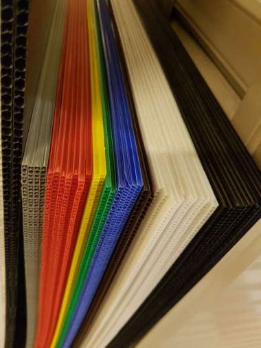 infraboard ( pp corugated board ) Multicolor
