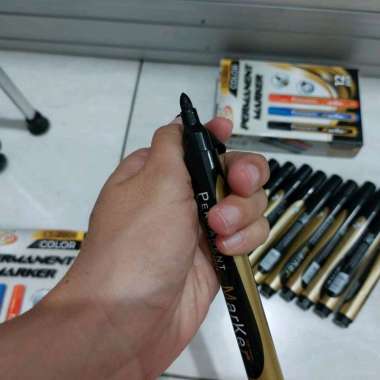 Esco Spidol Permanen Marker Tidak Bisa Dihapus