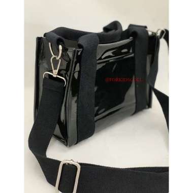 Tas Tote PVC Resleting Dengan Dua Kantong Depan Belakang