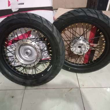 Velg Jari Jari Honda Vario 110/125/150 Tapak Lebar Plus Ban Multicolor