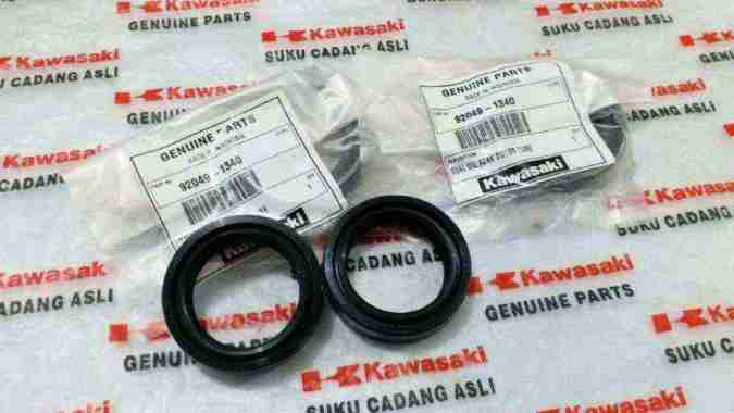 SEAL SHOCK DEPAN KAWASAKI NINJA 150 R - RR - KLX 150 ORIGINAL