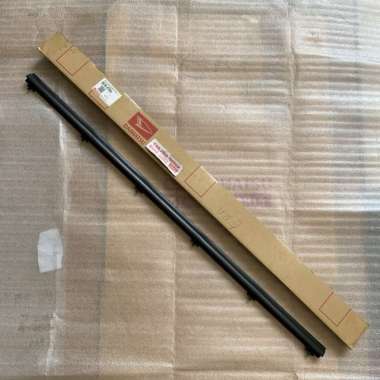 Pelipit kaca pintu depan bagian luar taft gt rocky feroza original
