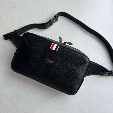 Thom browne pebble grain belt bag in black