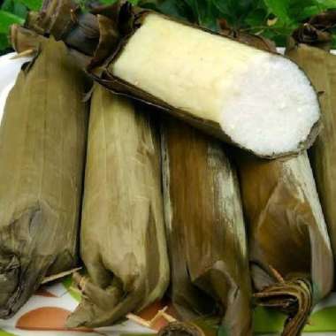 Lontong Daun pisang dan ketupat matang satuan per pcs Lontong matang