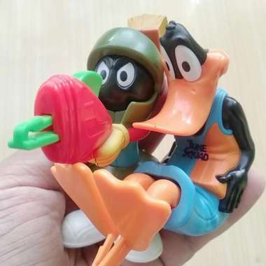 Paket 2 Mainan / Pajangan Figure Space Jam Daffy & Marvin Toys Bekas