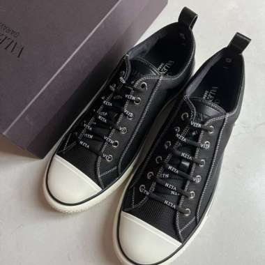 Valentino vltn giggies low top sneaker in black 44